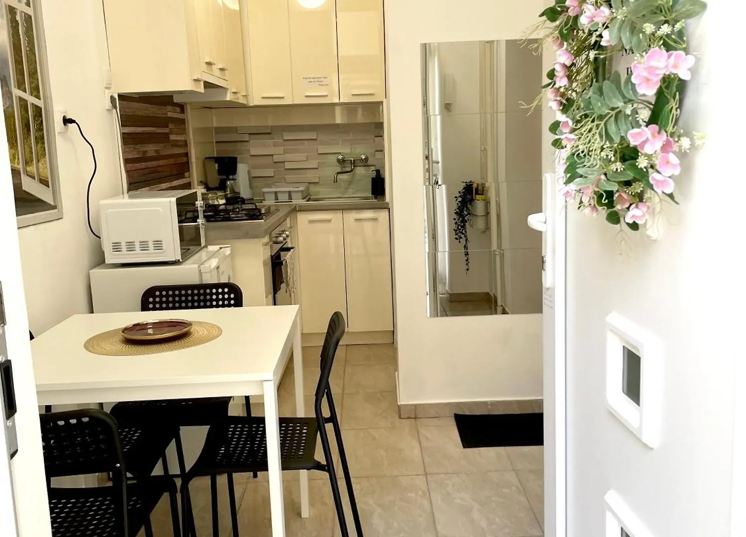 Διαμέρισμα Very Warm Nature Home Near Gozsdu With Free Air Conditioner Free Coffee Βουδαπέστη