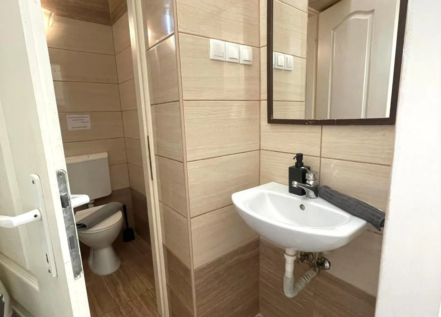 Very Warm Nature Home Near Gozsdu With Free Air Conditioner Free Coffee Budapest 0*,  Hungary