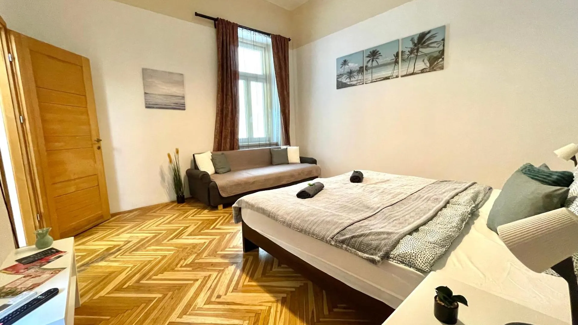 Apartment Very Warm Nature Home Near Gozsdu With Free Air Conditioner Free Coffee Budapest