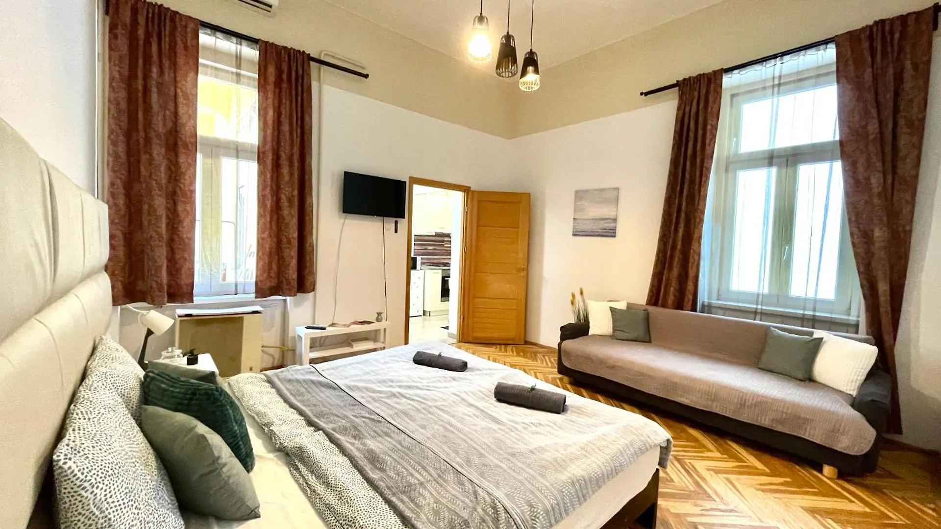 Very Warm Nature Home Near Gozsdu With Free Air Conditioner Free Coffee Budapest Hungary
